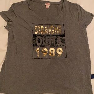 Mossimo, Size XL ‘Straight Outta 1989’ Grey v-neck tshirt